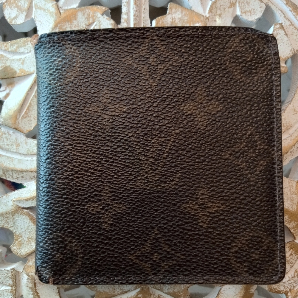 Sale ~ Louis Vuitton Mens Billfold Monogram Wallet - 100% Authentic